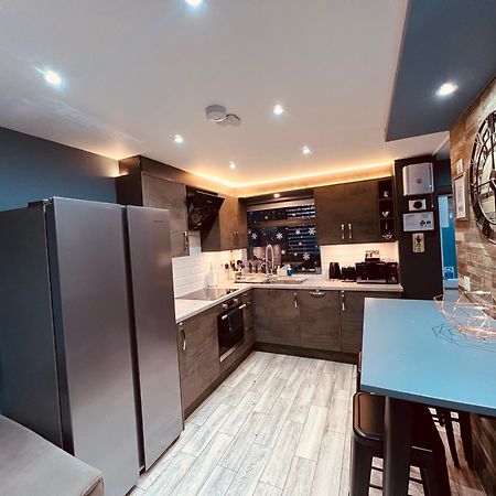Modern Suites -5 Bedroom House- With Free Parking Birmingham City Εξωτερικό φωτογραφία