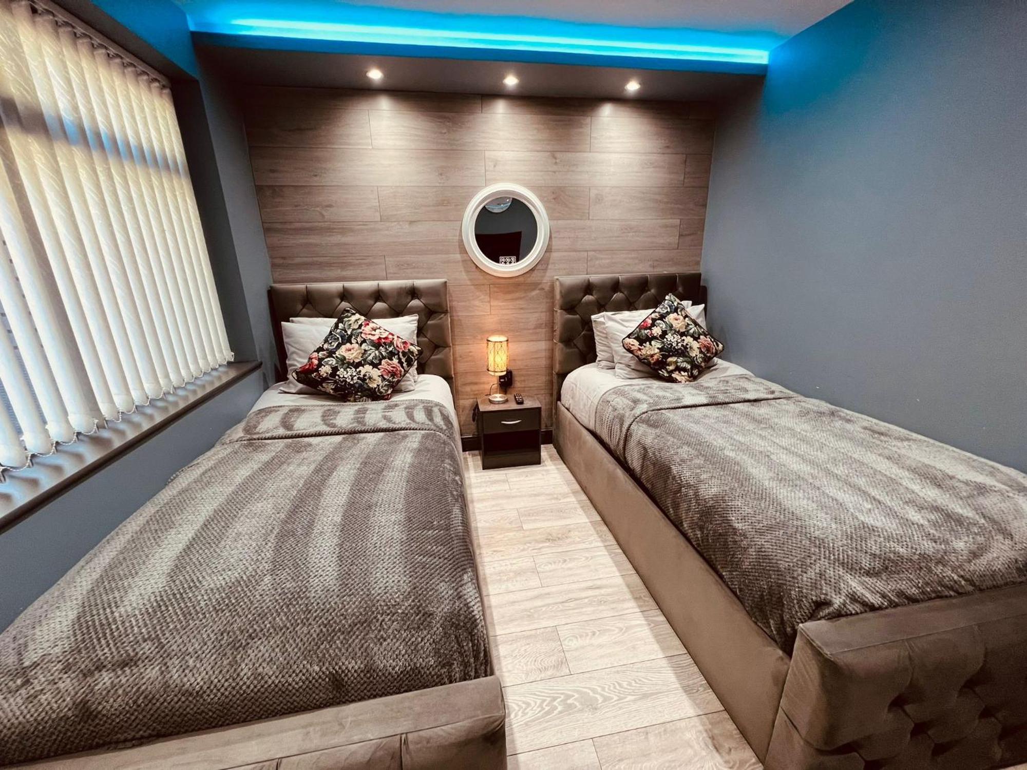 Modern Suites -5 Bedroom House- With Free Parking Birmingham City Εξωτερικό φωτογραφία