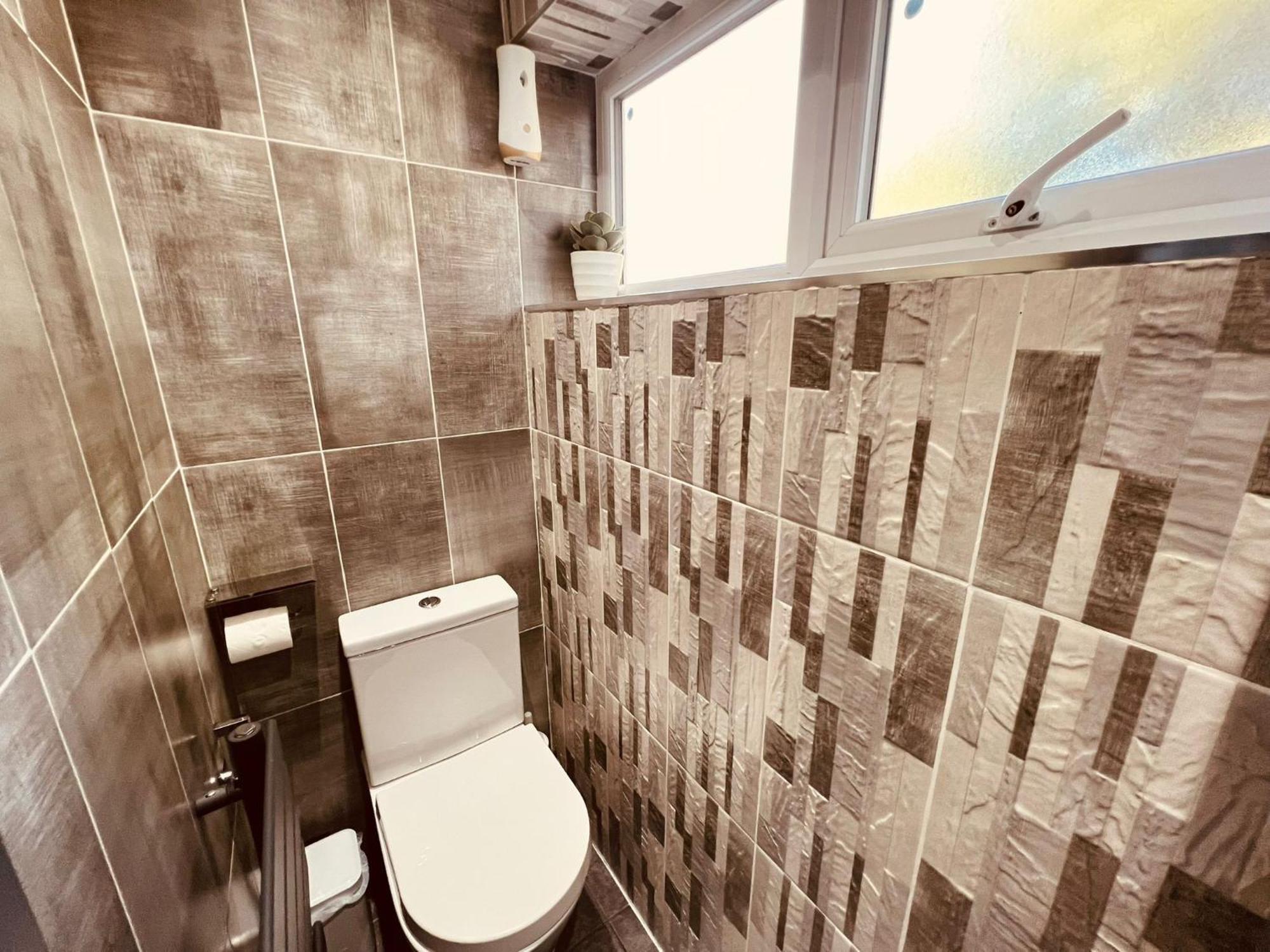 Modern Suites -5 Bedroom House- With Free Parking Birmingham City Εξωτερικό φωτογραφία
