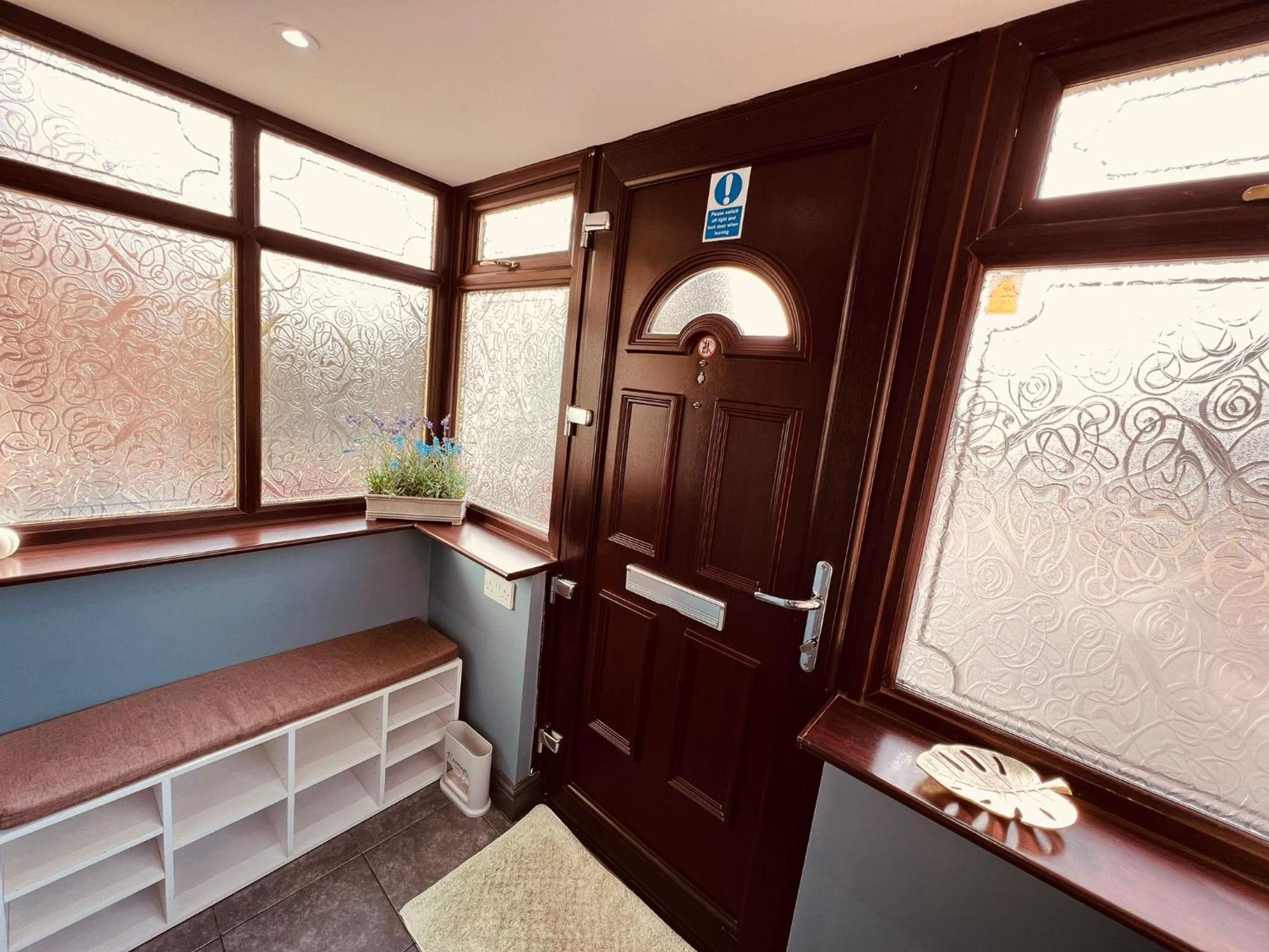 Modern Suites -5 Bedroom House- With Free Parking Birmingham City Εξωτερικό φωτογραφία