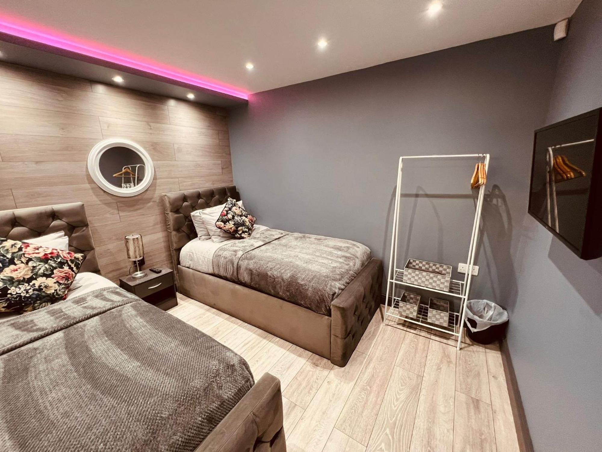 Modern Suites -5 Bedroom House- With Free Parking Birmingham City Εξωτερικό φωτογραφία