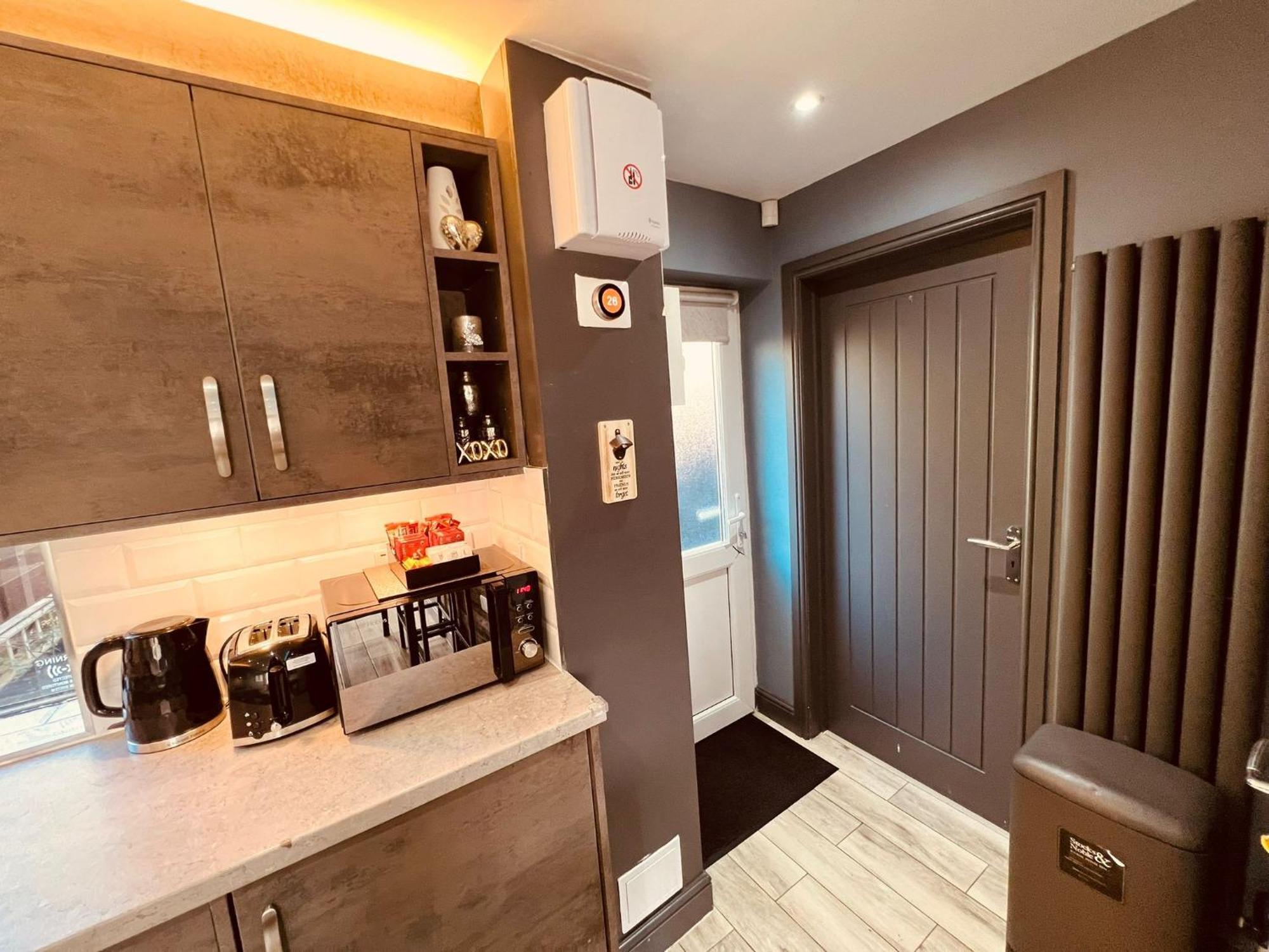 Modern Suites -5 Bedroom House- With Free Parking Birmingham City Εξωτερικό φωτογραφία