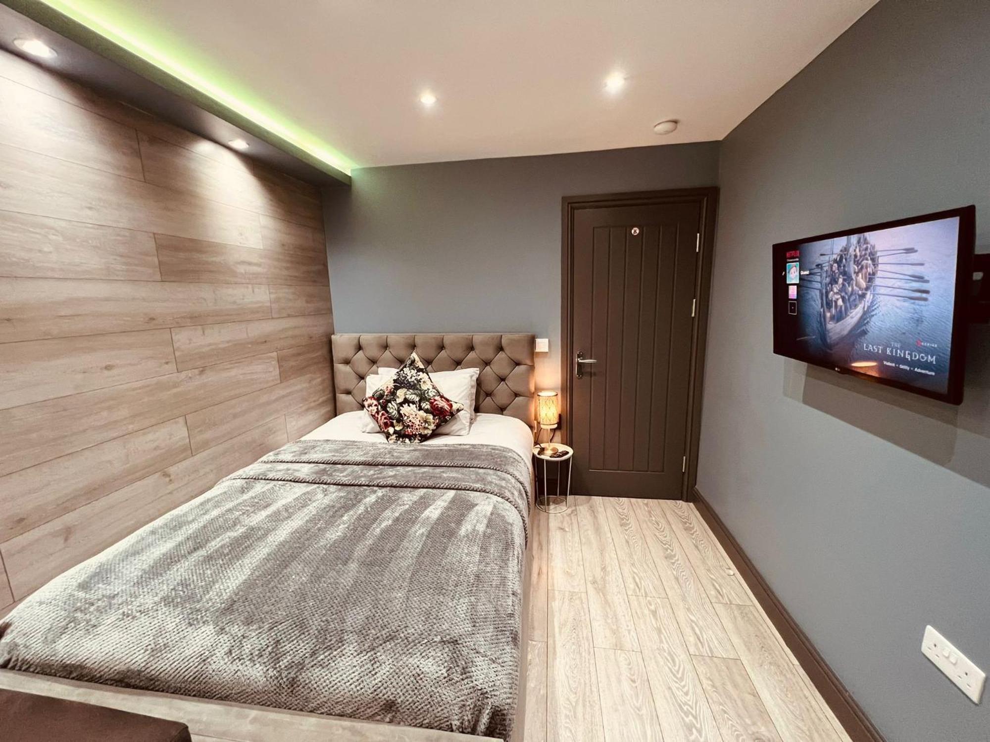 Modern Suites -5 Bedroom House- With Free Parking Birmingham City Εξωτερικό φωτογραφία