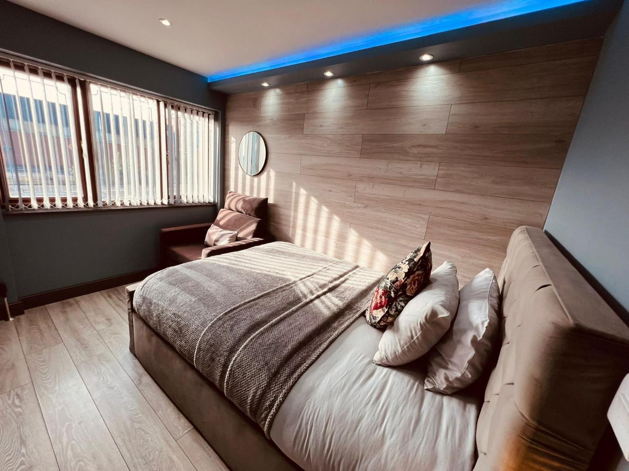Modern Suites -5 Bedroom House- With Free Parking Birmingham City Εξωτερικό φωτογραφία