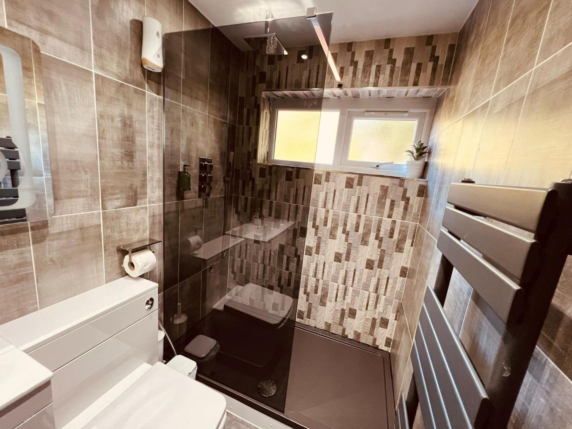 Modern Suites -5 Bedroom House- With Free Parking Birmingham City Εξωτερικό φωτογραφία