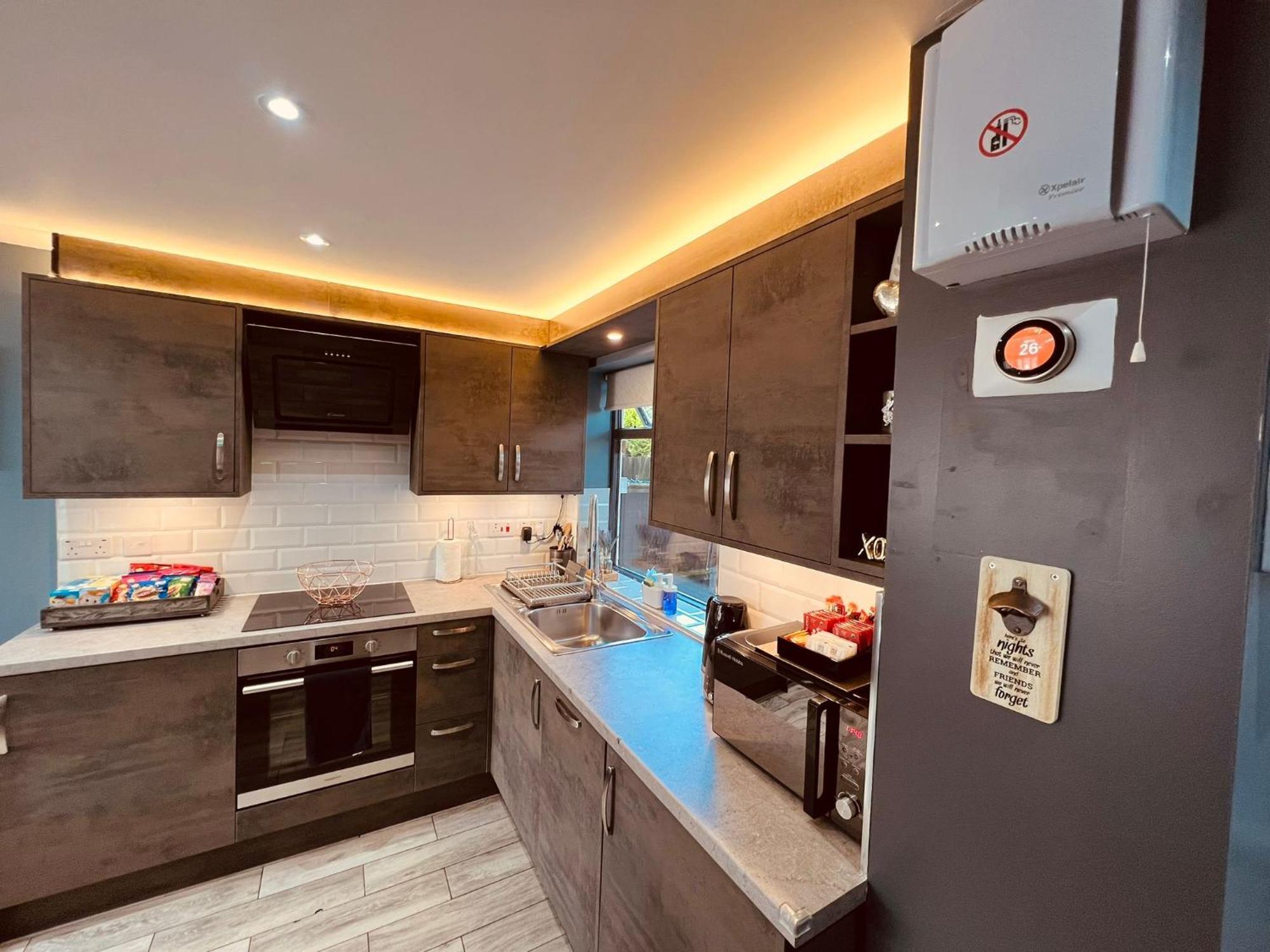 Modern Suites -5 Bedroom House- With Free Parking Birmingham City Εξωτερικό φωτογραφία