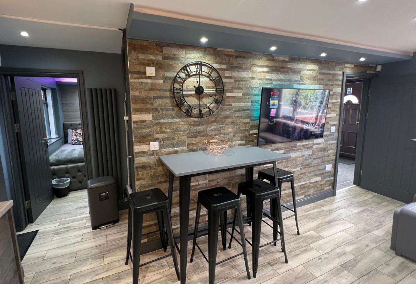 Modern Suites -5 Bedroom House- With Free Parking Birmingham City Εξωτερικό φωτογραφία