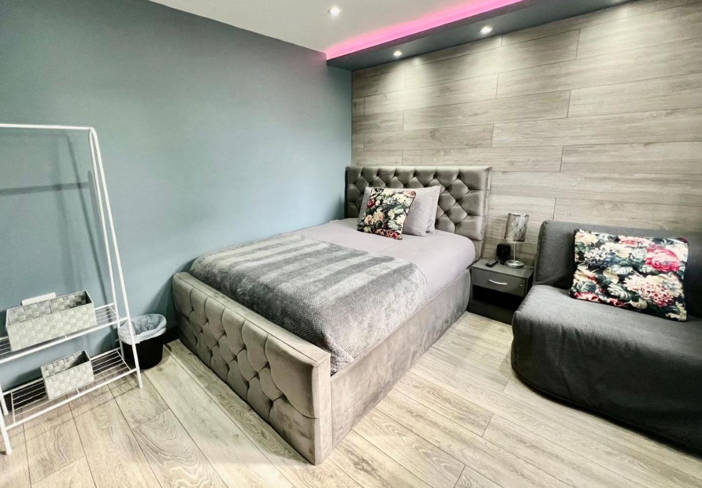 Modern Suites -5 Bedroom House- With Free Parking Birmingham City Εξωτερικό φωτογραφία
