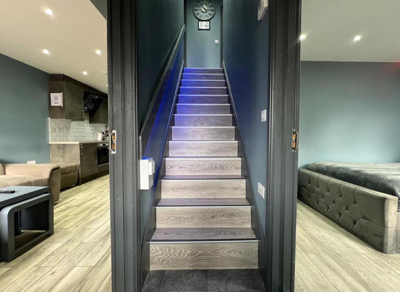 Modern Suites -5 Bedroom House- With Free Parking Birmingham City Εξωτερικό φωτογραφία