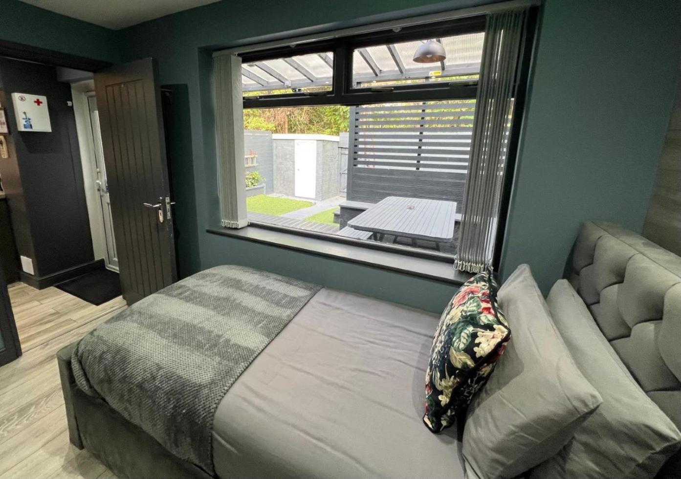 Modern Suites -5 Bedroom House- With Free Parking Birmingham City Εξωτερικό φωτογραφία