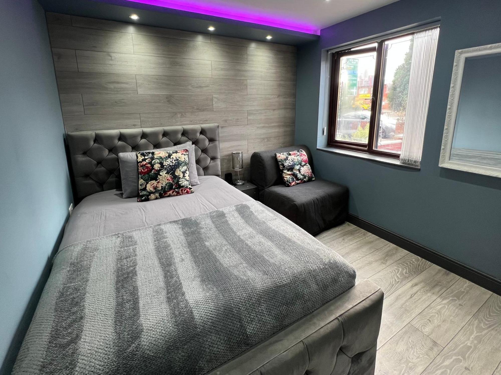 Modern Suites -5 Bedroom House- With Free Parking Birmingham City Εξωτερικό φωτογραφία