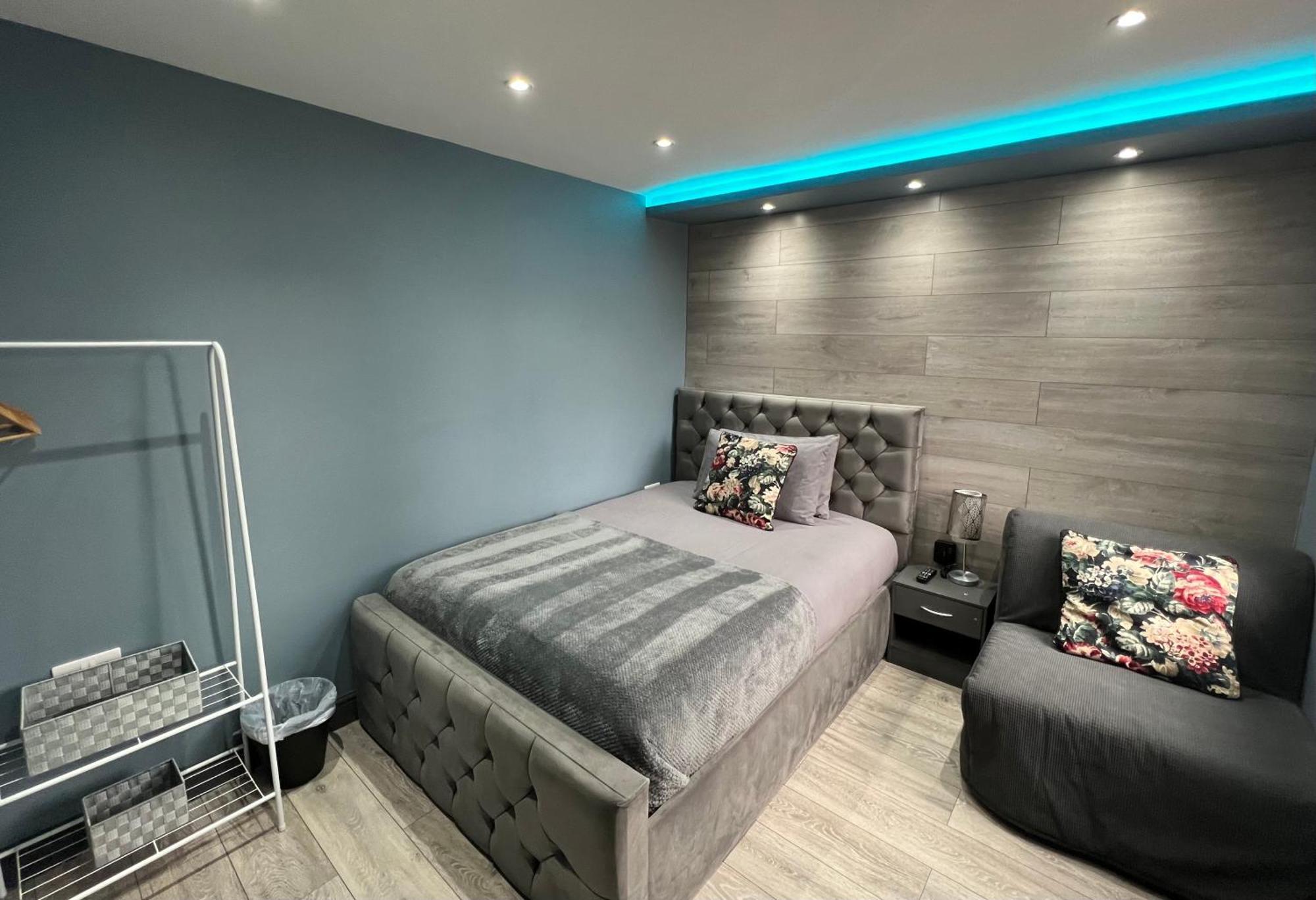 Modern Suites -5 Bedroom House- With Free Parking Birmingham City Εξωτερικό φωτογραφία