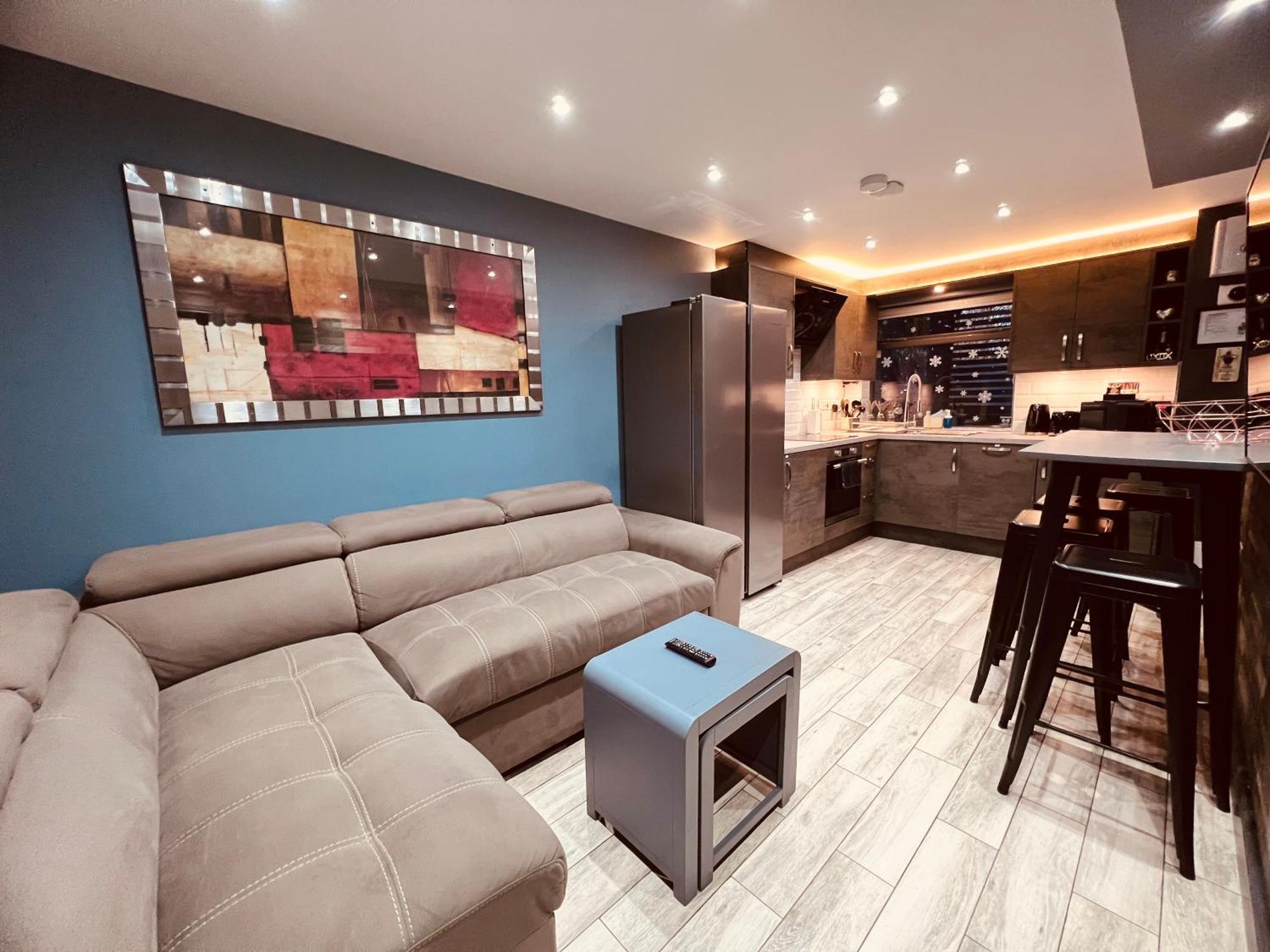 Modern Suites -5 Bedroom House- With Free Parking Birmingham City Εξωτερικό φωτογραφία